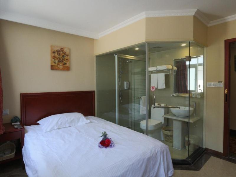 Greentree Inn Shanghai Pudong Airport Huaxia East Road Railway Station Shell Hotel Xangai Exterior foto